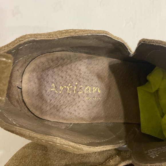 Artisan by Zigi Sindy Suede Ankle Booties - Picture 4 of 10